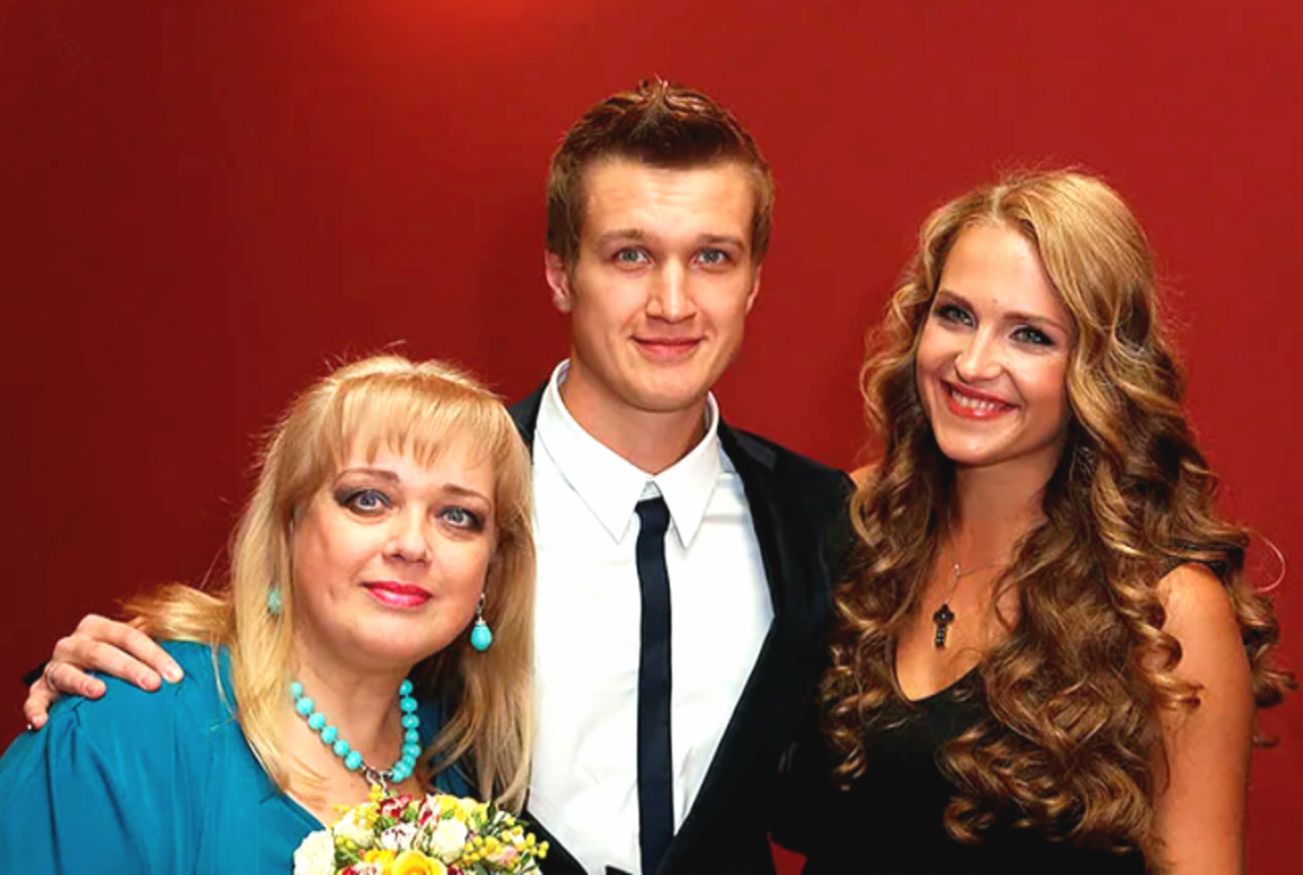 Анатолий руденко с семьей и женой фото