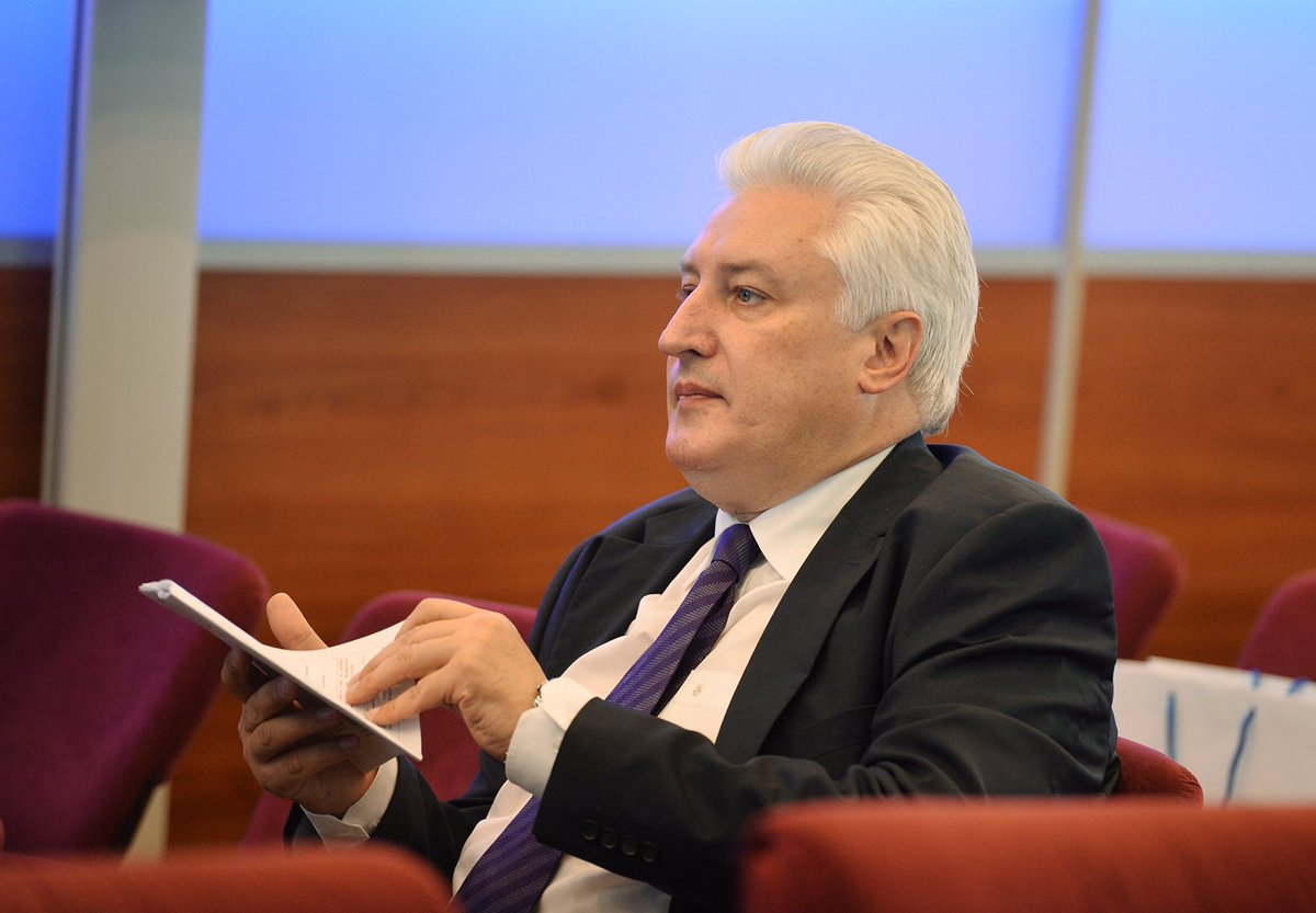 Антон макаренко