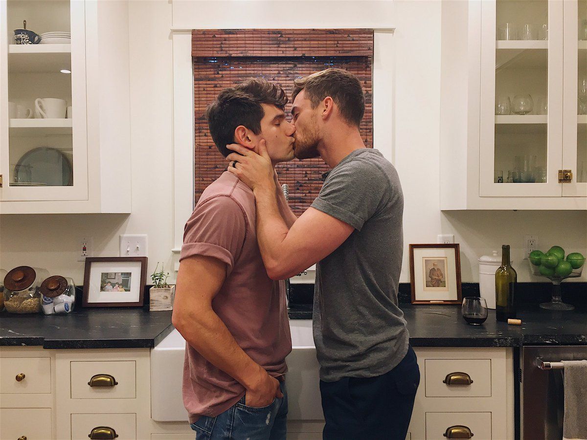поцелуй парню с парнем гей фото 99
