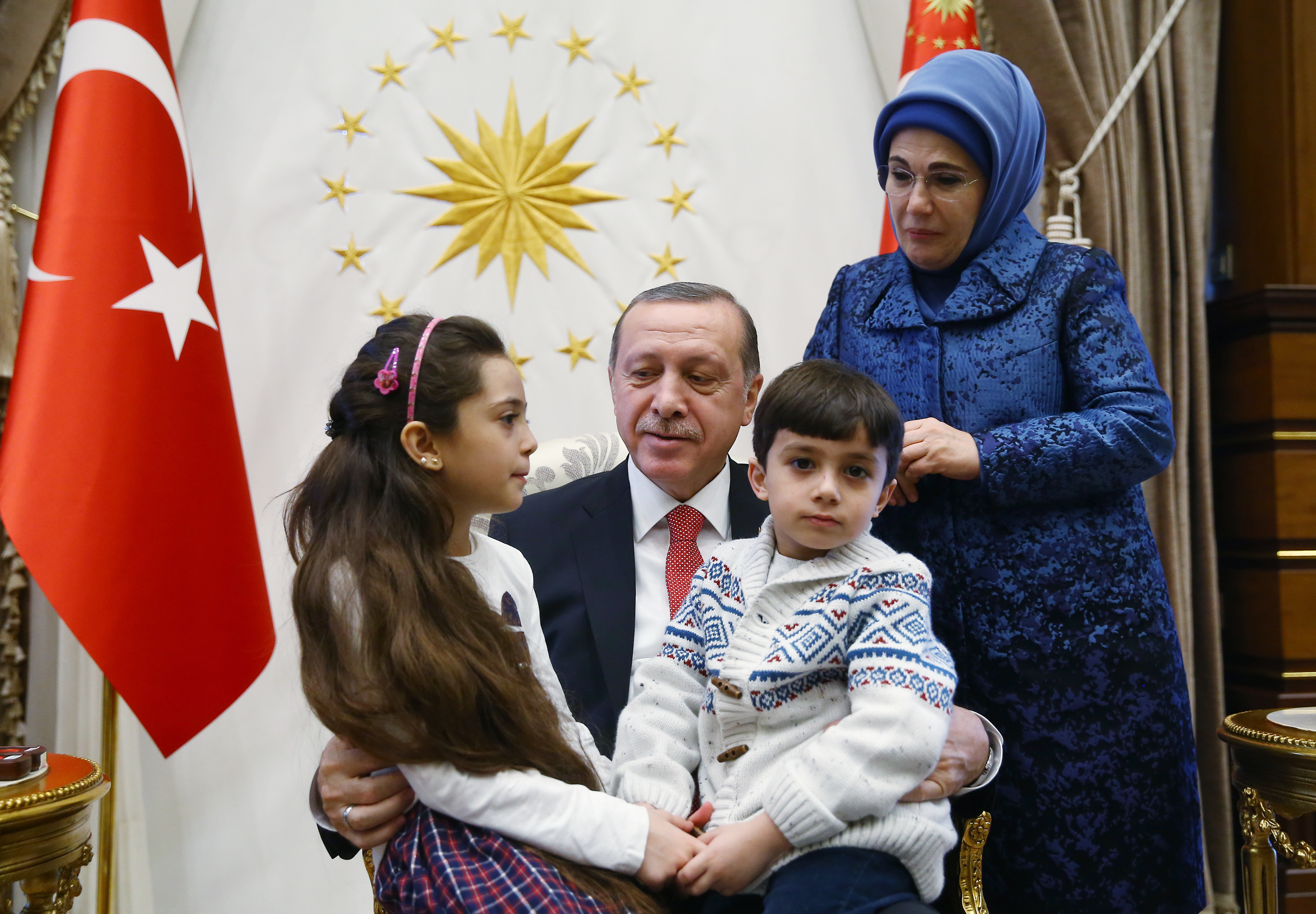 Эрдоган возраст. Реджеп Тайип Эрдоган семья. Реджеп Эрдоган и Эмине Эрдоган. Реджеп Тайип Эрдоган с женой.